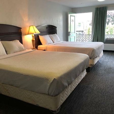 Portland Super Value Inn Екстер'єр фото