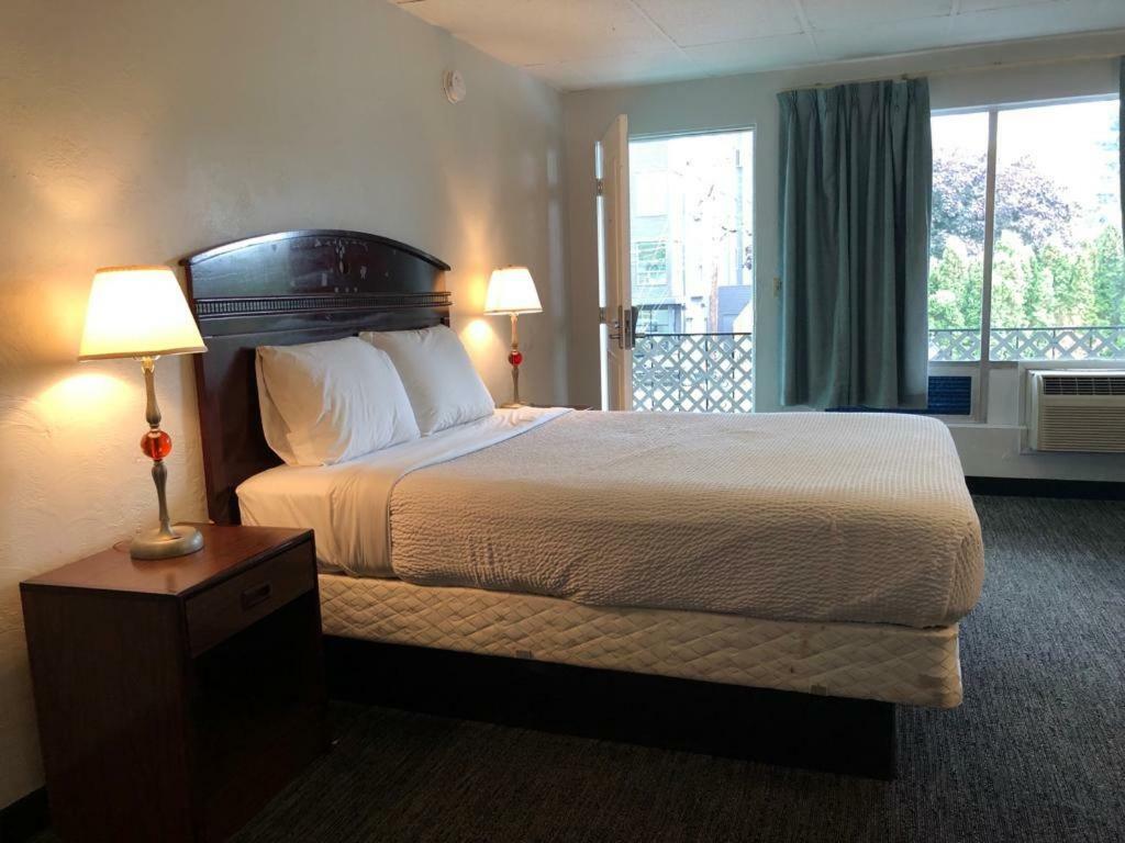 Portland Super Value Inn Екстер'єр фото