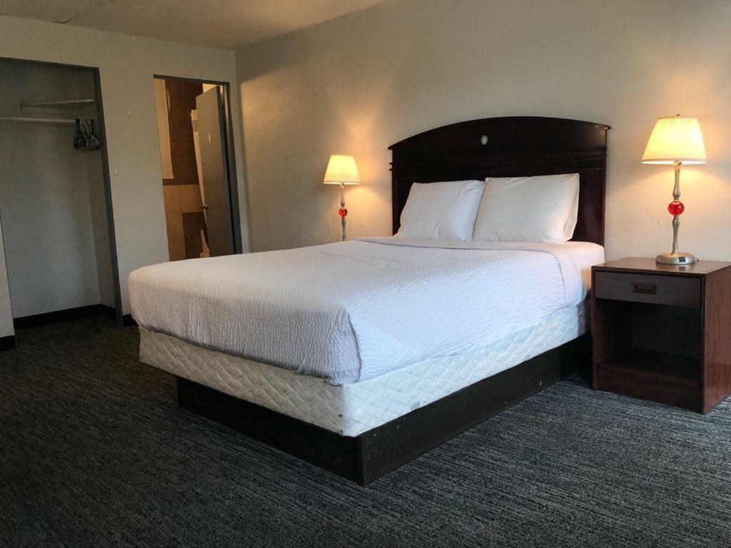 Portland Super Value Inn Екстер'єр фото