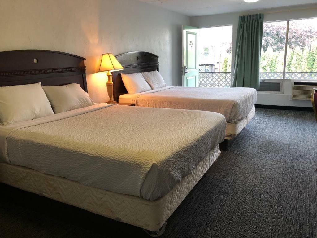 Portland Super Value Inn Екстер'єр фото
